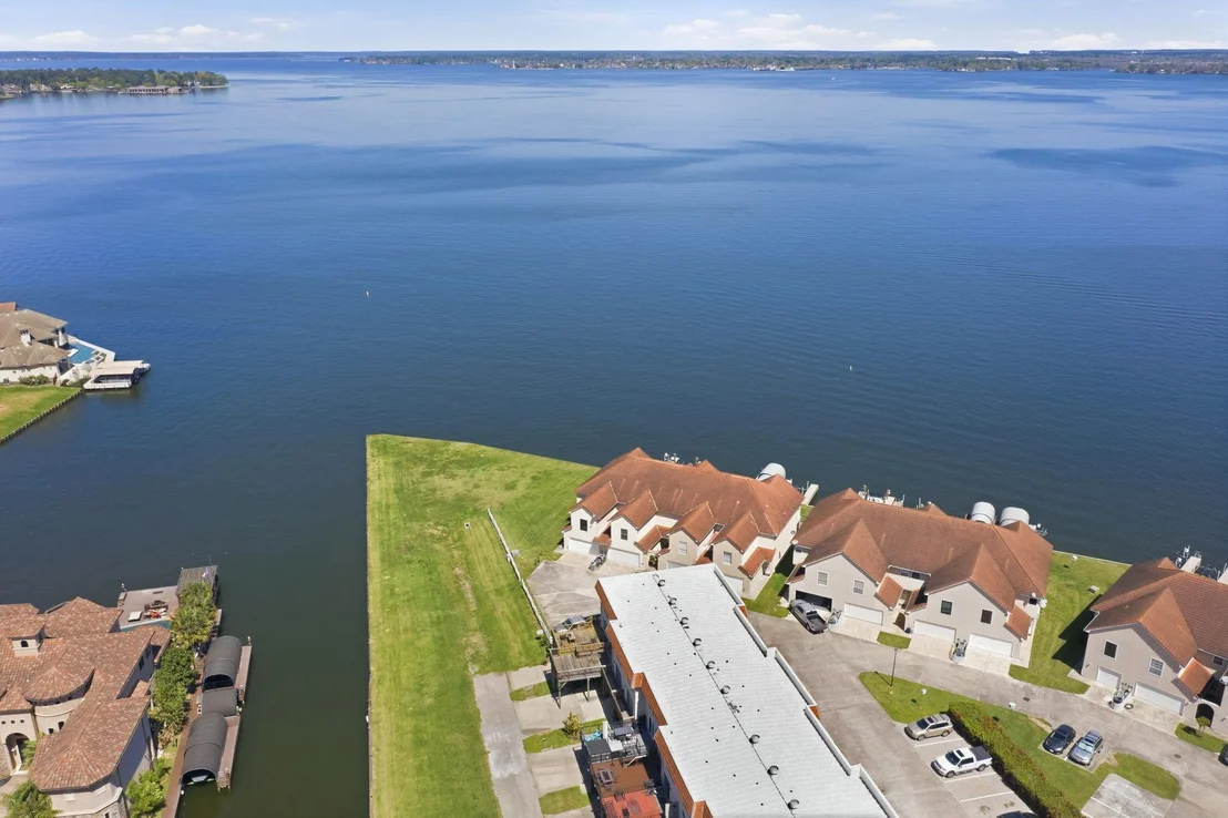 Photo of 2 Regency Point