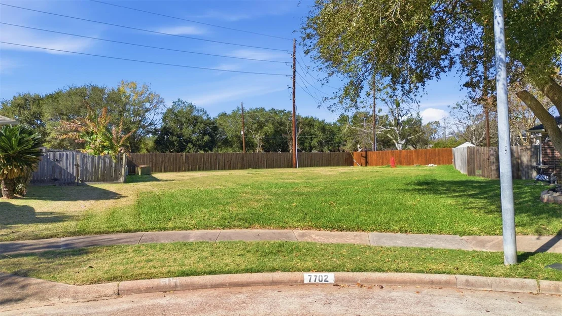 Photo of 7702 Londres Drive
