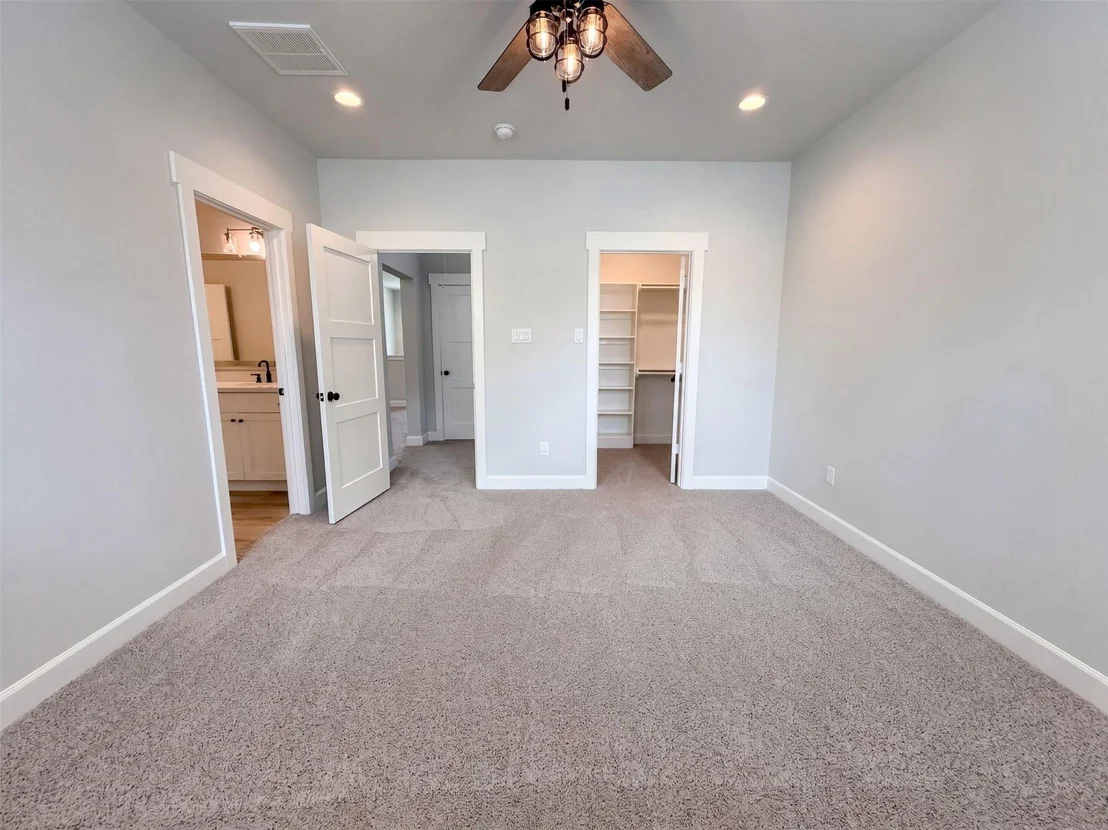 Photo of 21211 Hidden Bend Loop