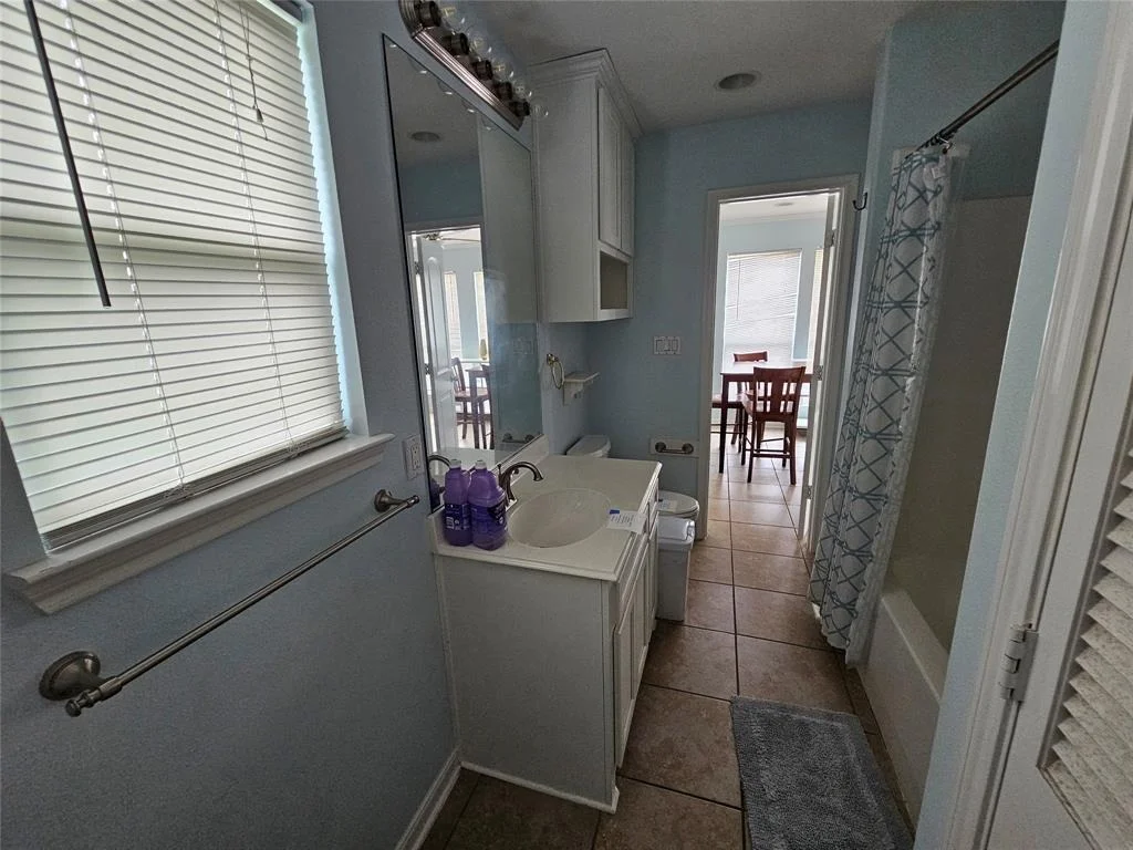 Photo of 970 Olive Drive