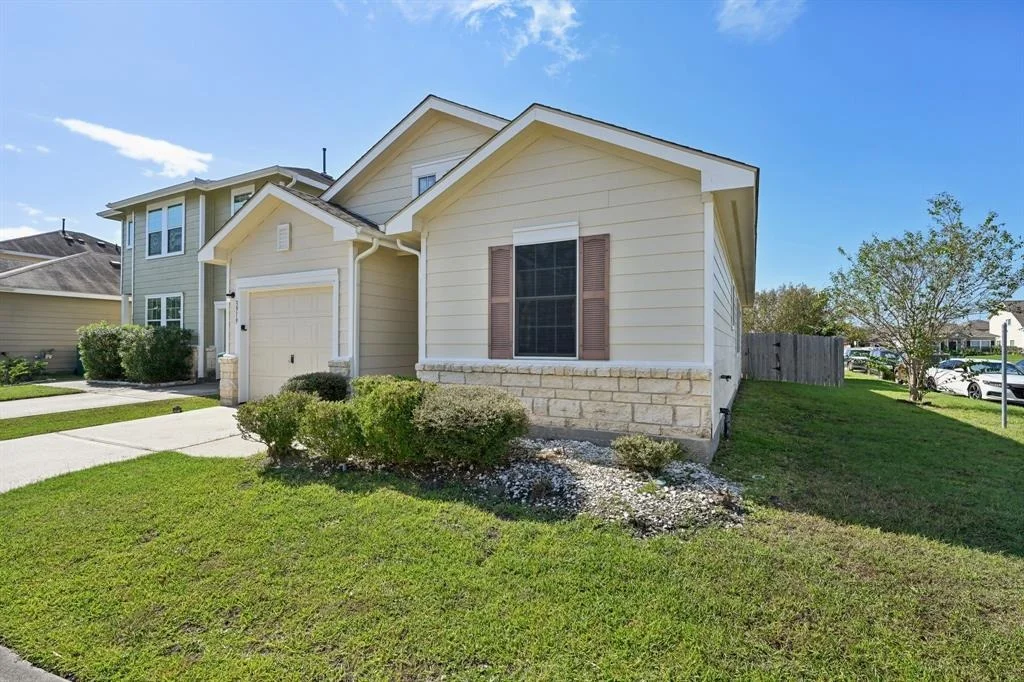 Photo of 3919 Mossy Spring Lane
