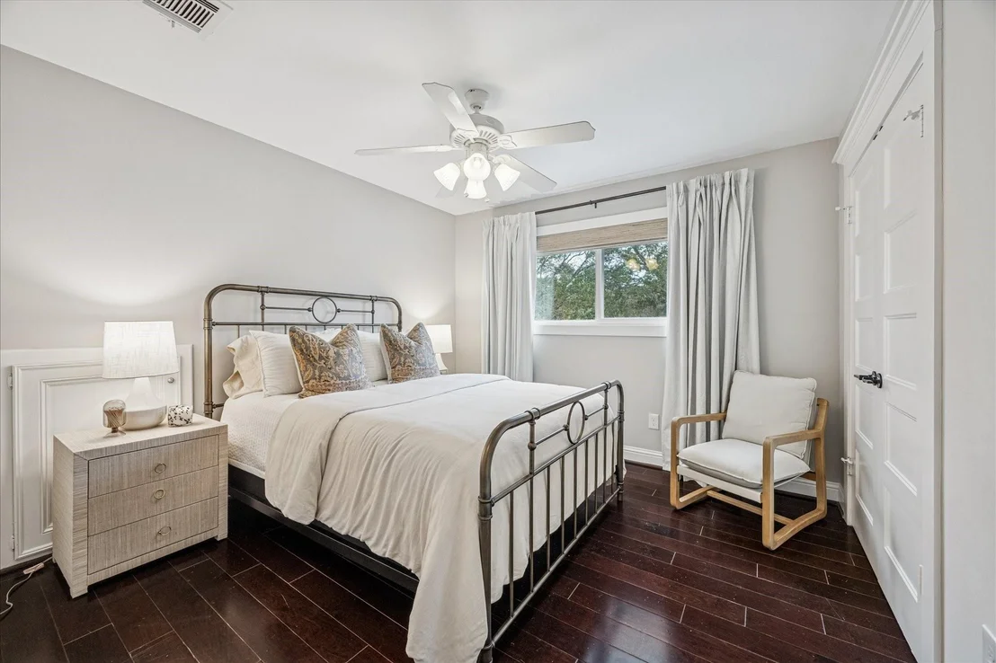 Photo of 810 Silvergate Drive