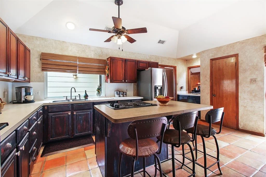 Photo of 23010 Glenover Drive