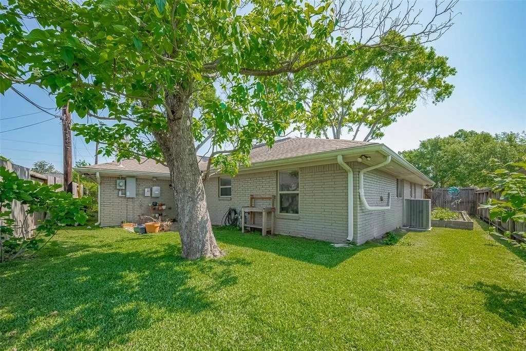 Photo of 10606 Clematis Lane
