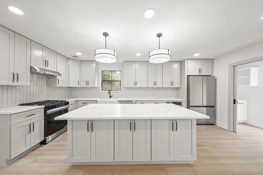 Photo of 6102 Knollview Drive