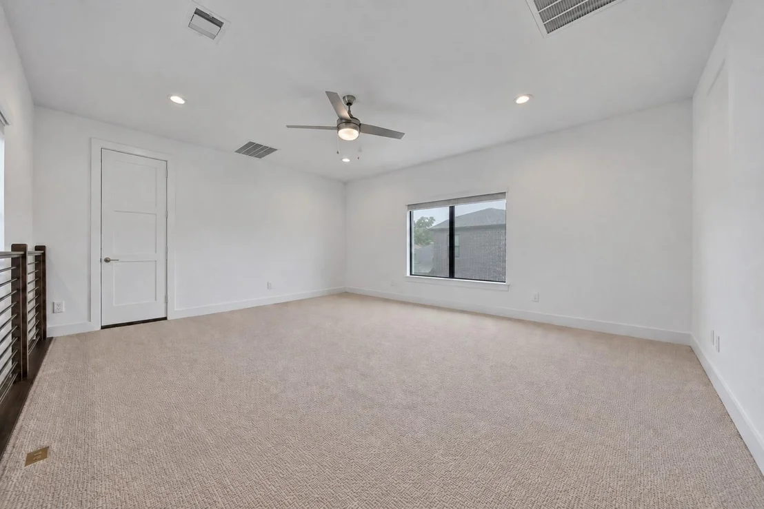 Photo of 115 Oak Estates Drive