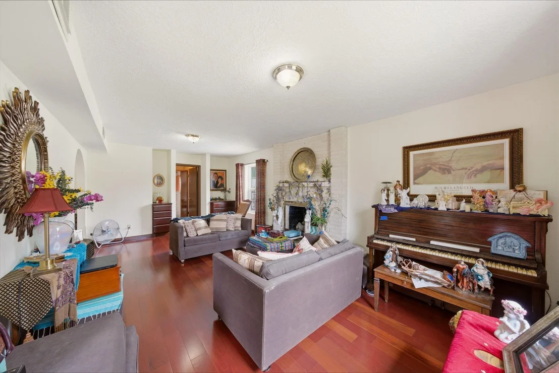 Photo of 1124 Estate Drive