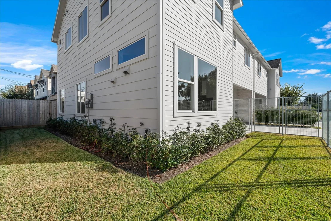 Photo of 1806 Yates Street