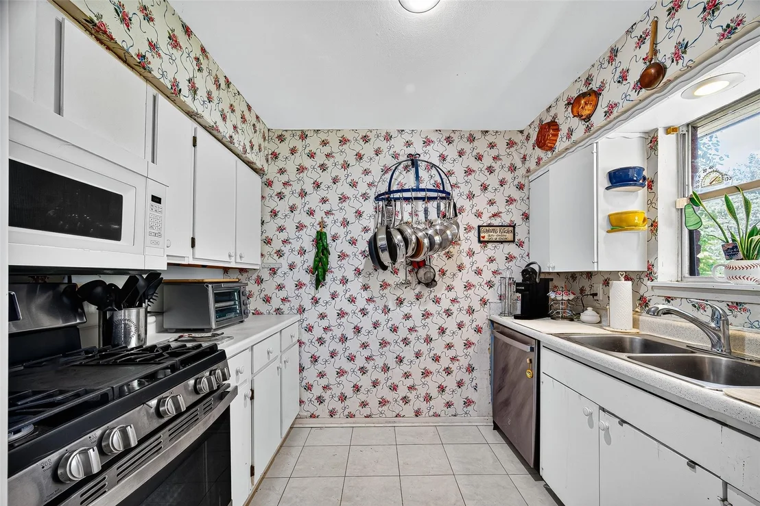 Photo of 6014 Dawnridge Drive