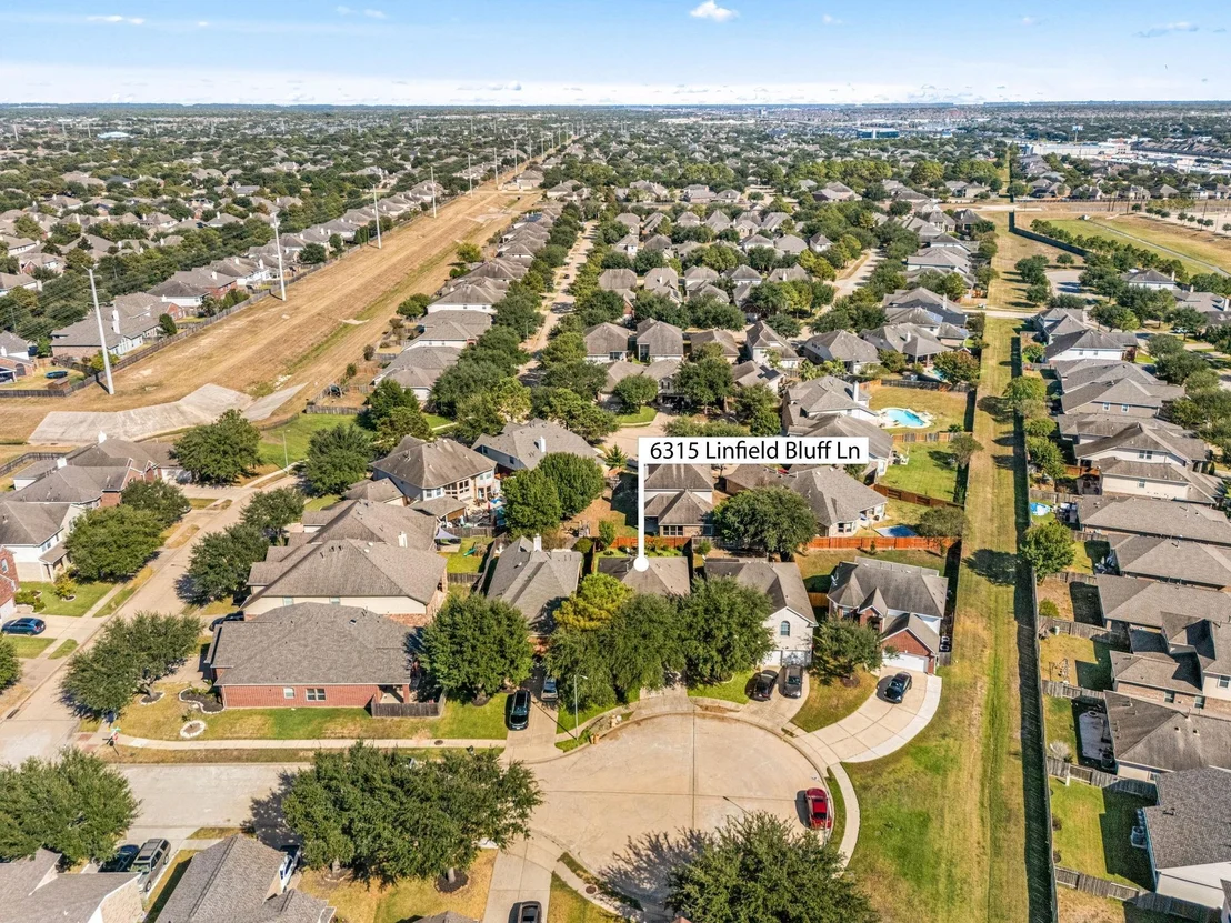 Photo of 6315 Linfield Bluff Lane