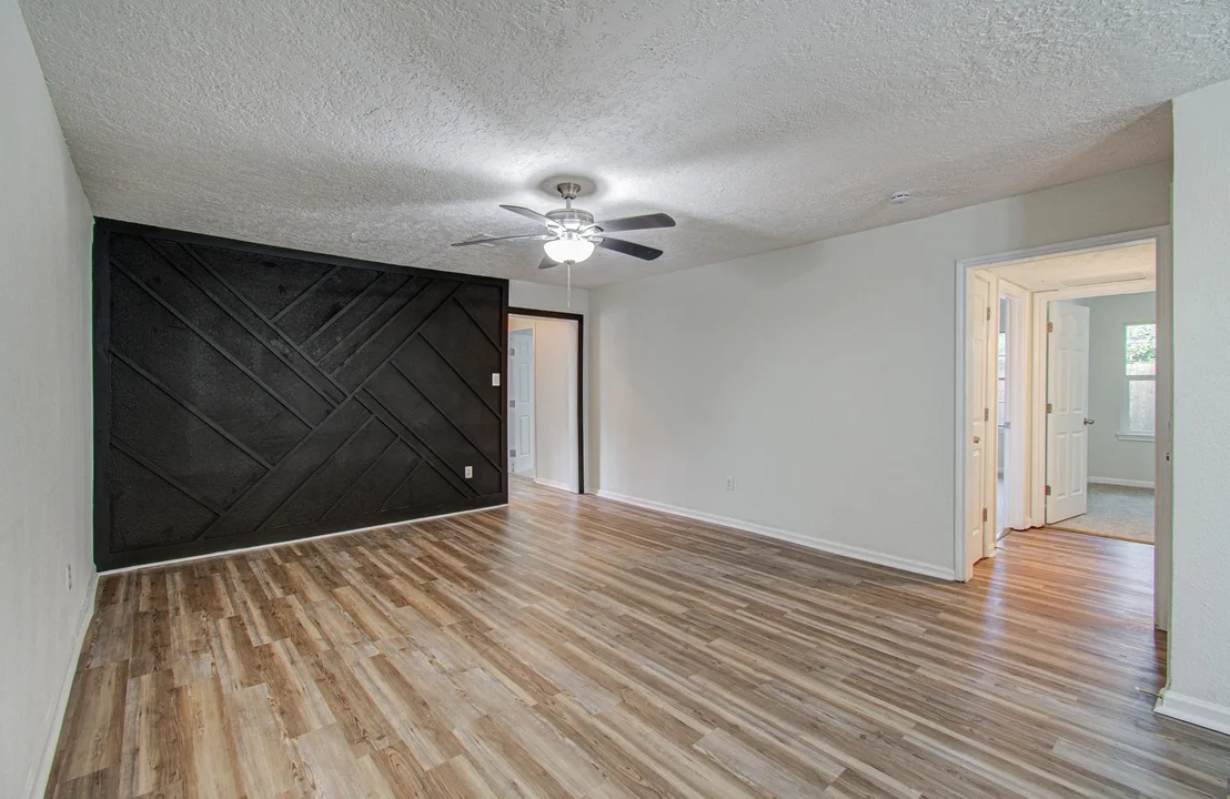 Photo of 5634 Ridgeway Drive