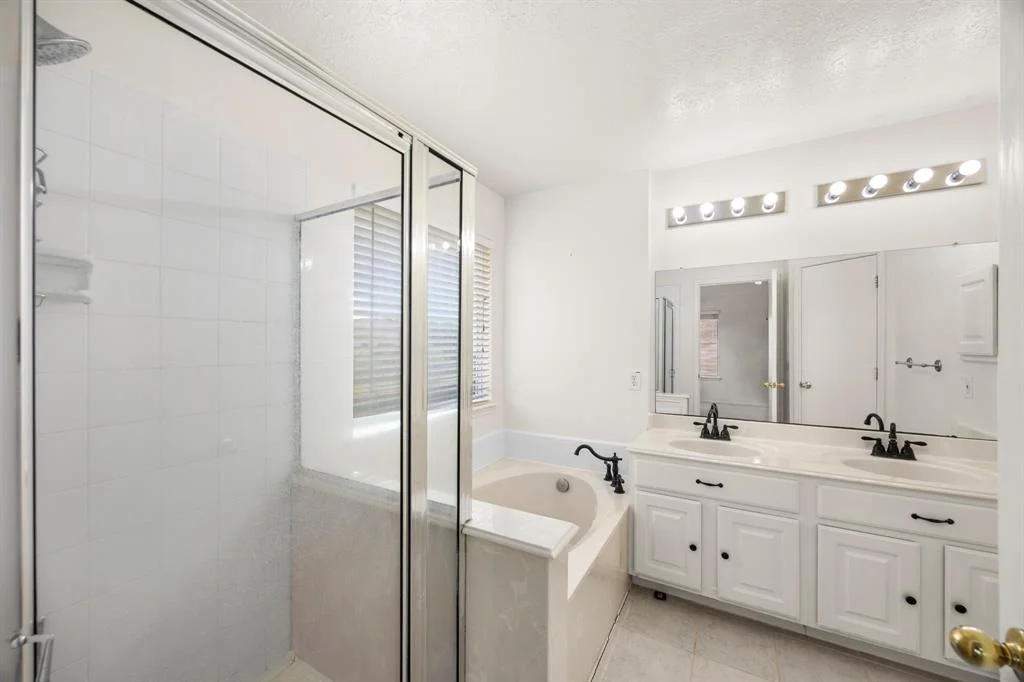 Photo of 9818 Goldenglade Drive