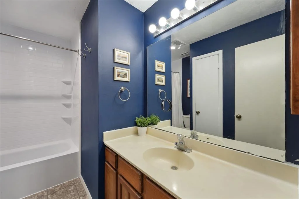 Photo of 21502 Castlemont Lane