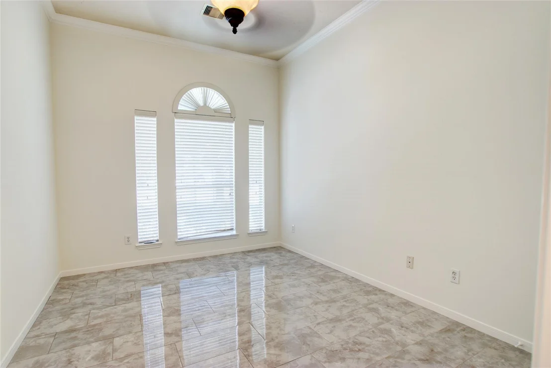 Photo of 3327 River Bend Drive