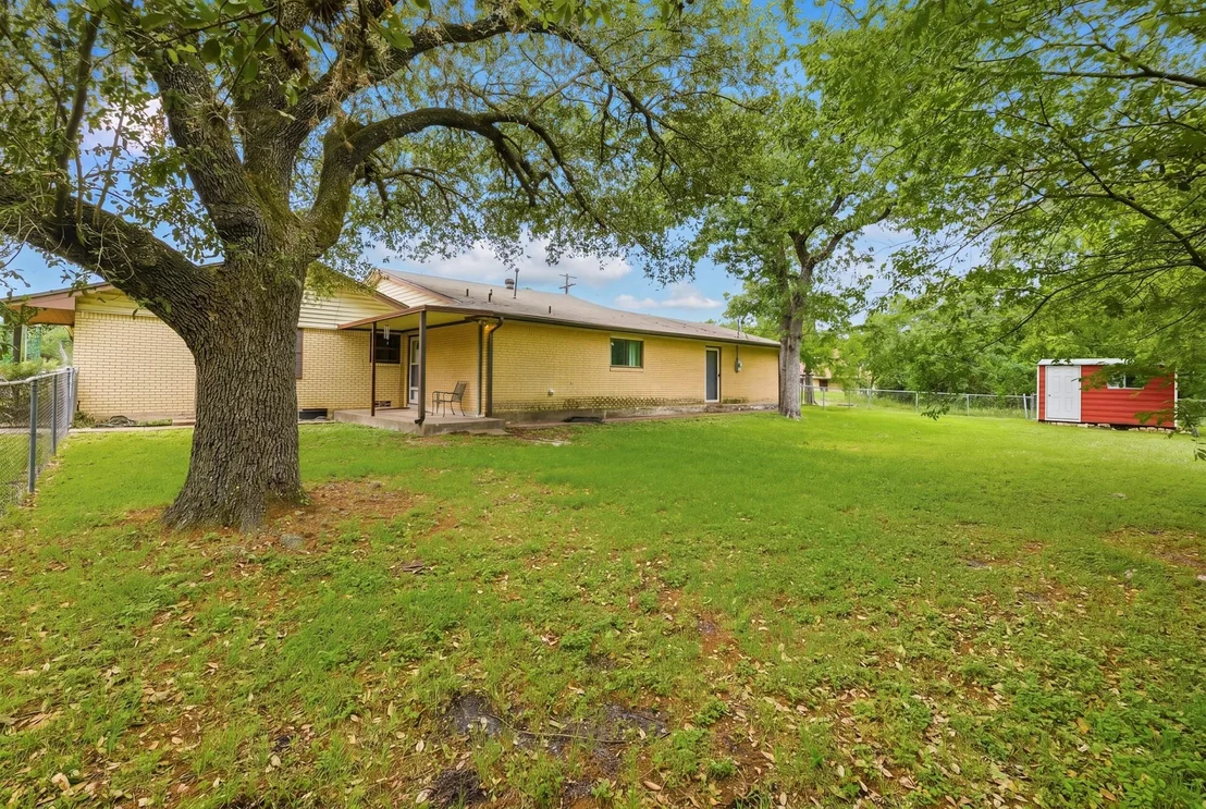Photo of 806 Mary Lake Drive
