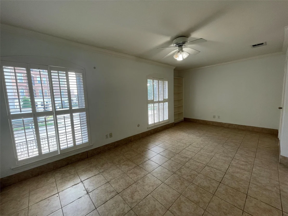 Photo of Unit 4 at 1908 Augusta Drive