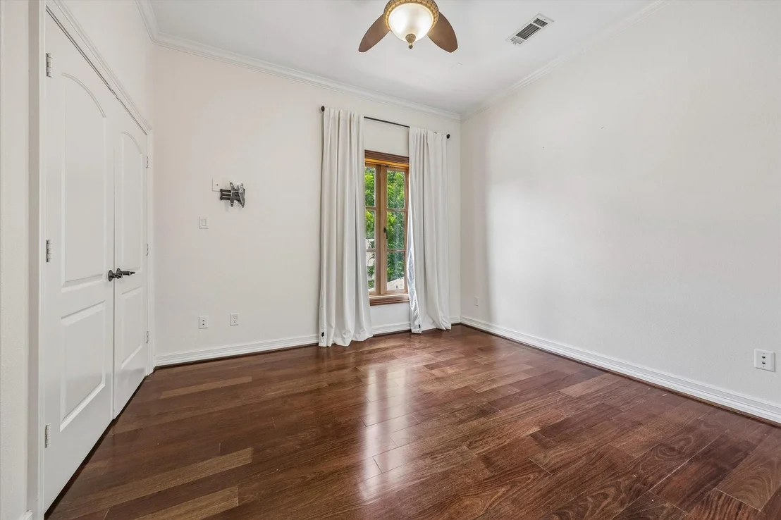Photo of 8448 Westview Drive