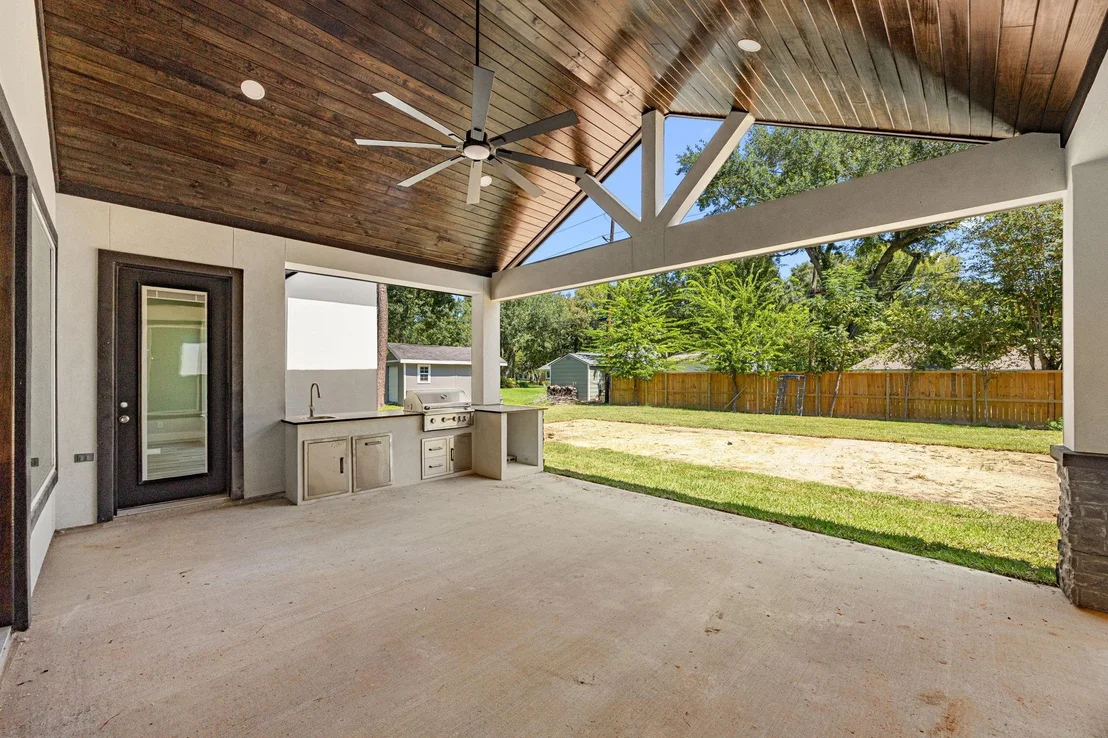 Photo of 418 Garrett Dr