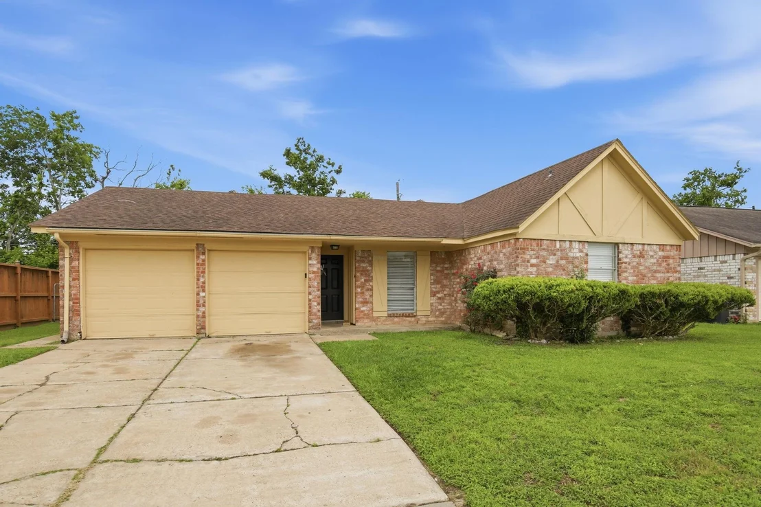Photo of 15119 Bathurst Drive