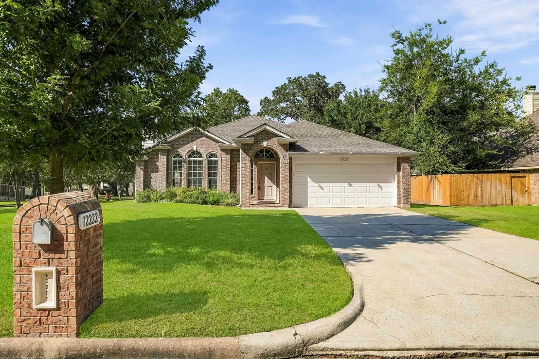 Photo of 12222 Hawthorne Drive
