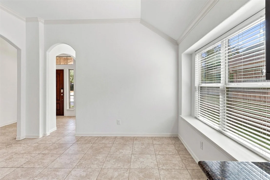 Photo of 637 Maple Point Drive E