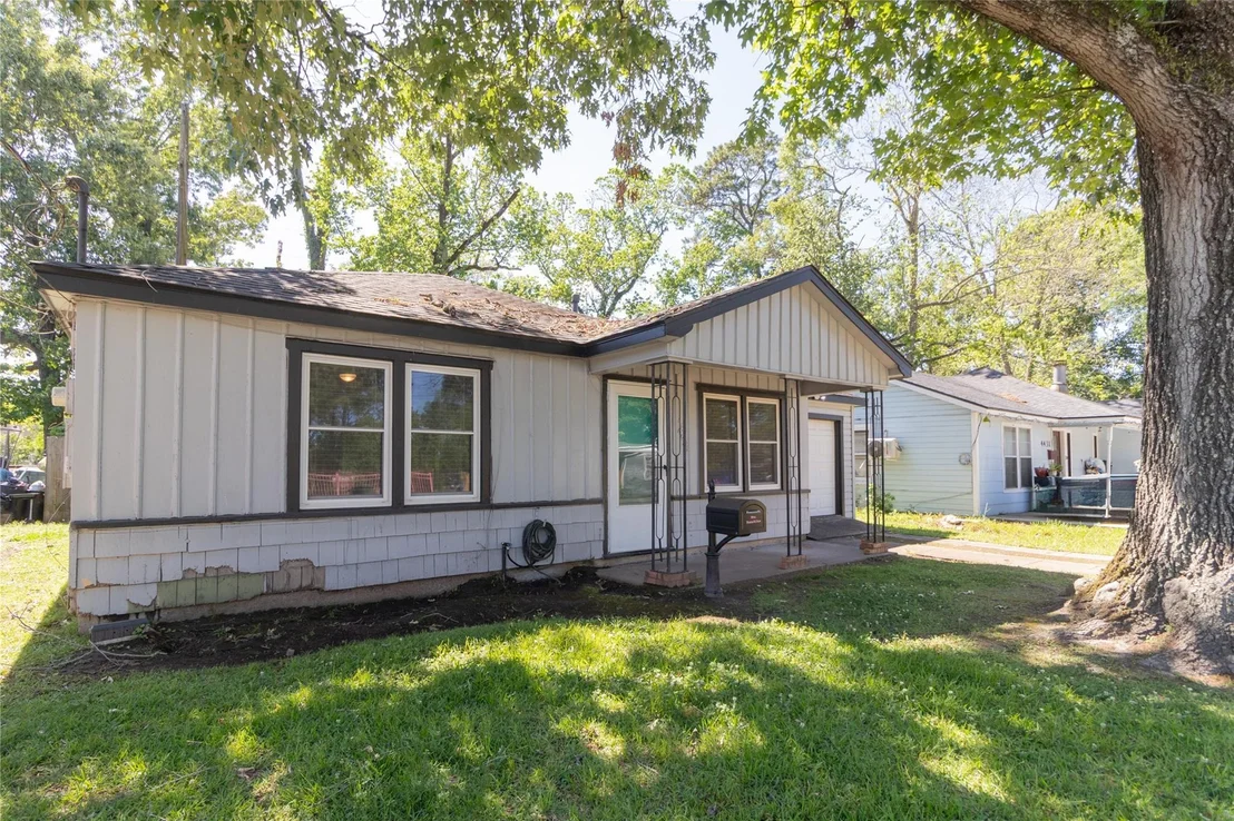 Photo of 4425 Harding Drive