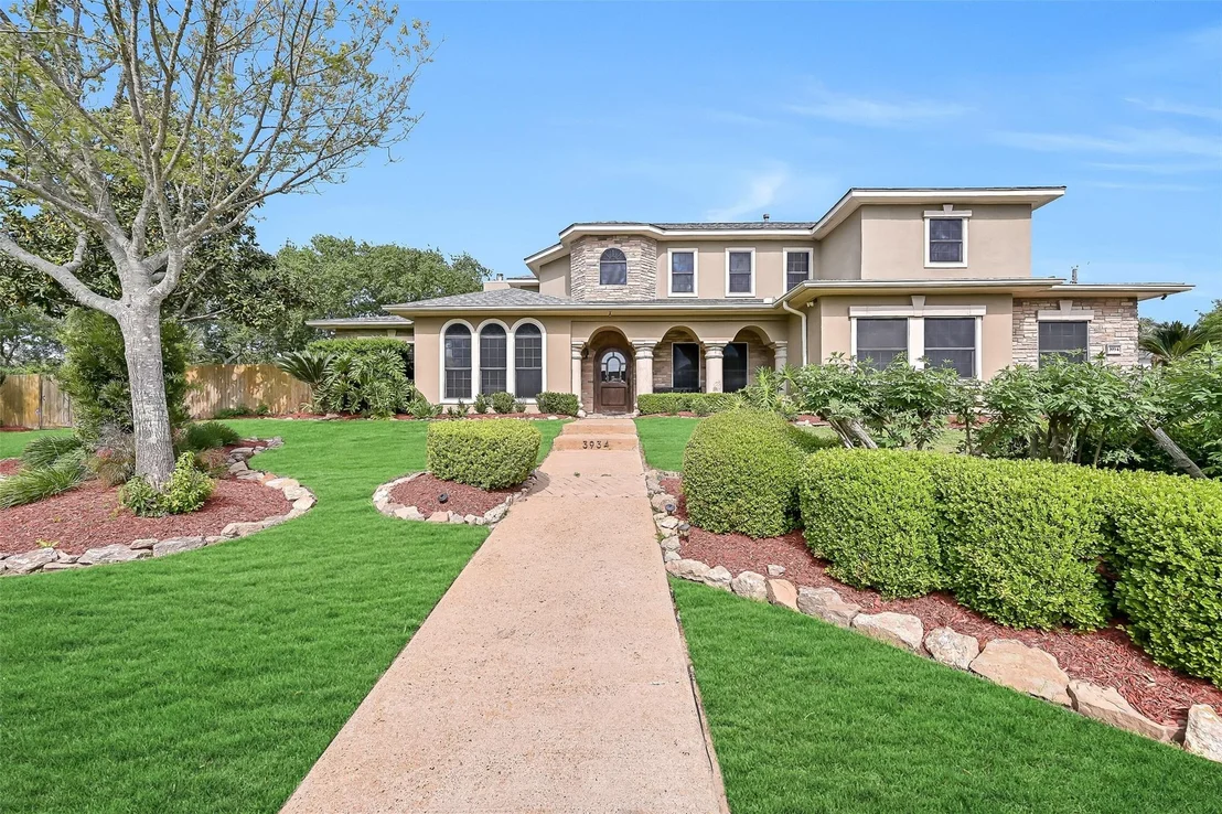 Photo of 3934 Tres Drive
