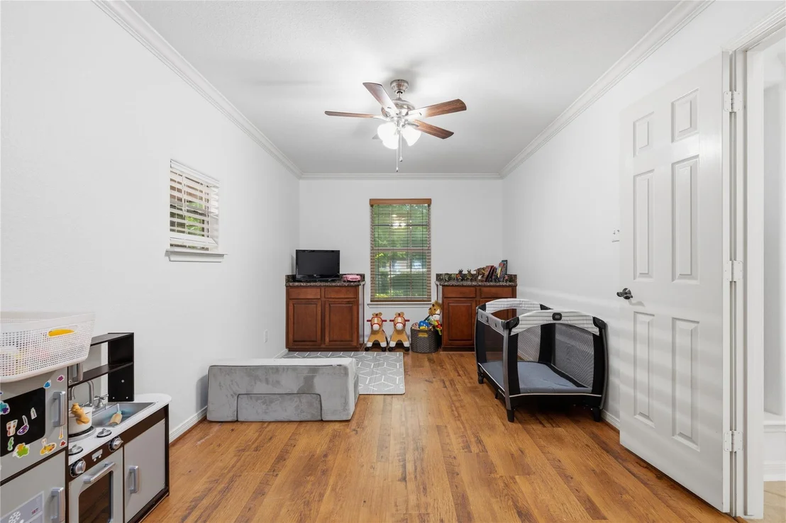 Photo of 203 Mapleleaf Street