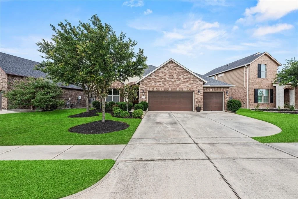 Photo of 18810 Peachleaf Willow Trace