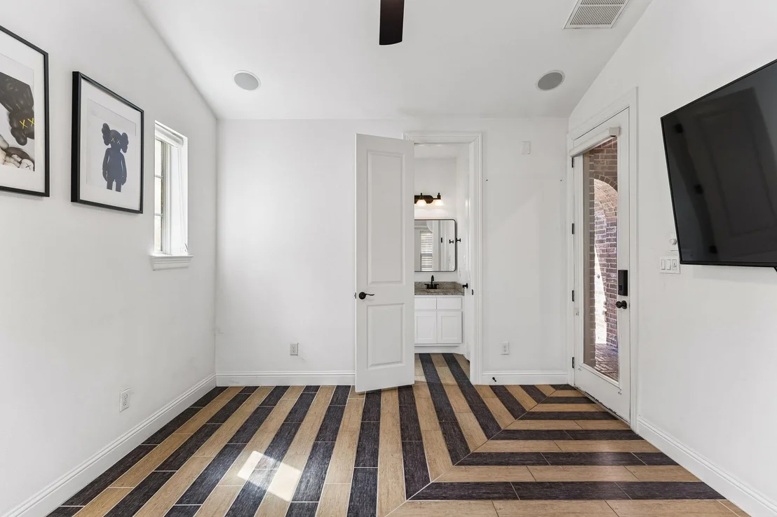 Photo of 14 Woodglade Way