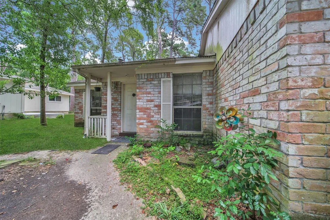 Photo of 103 E Wavy Oak Circle