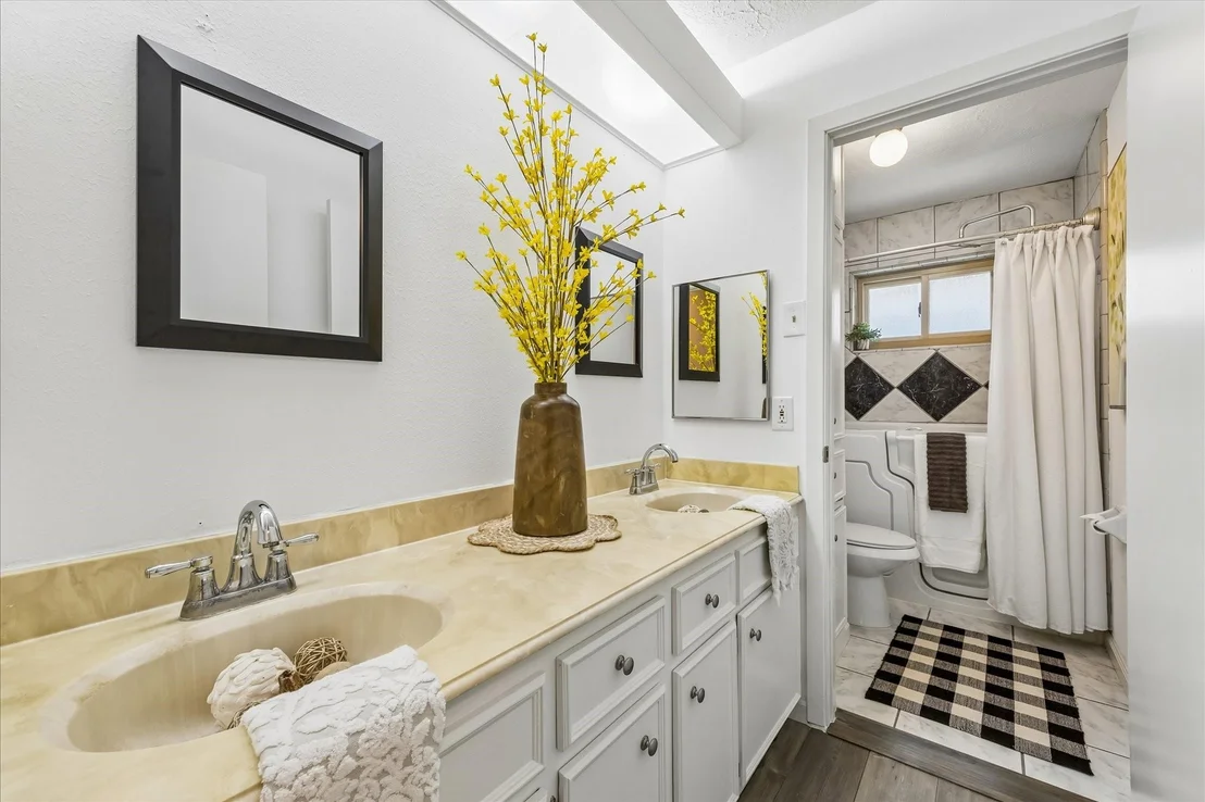 Photo of 16427 Clearcrest Drive