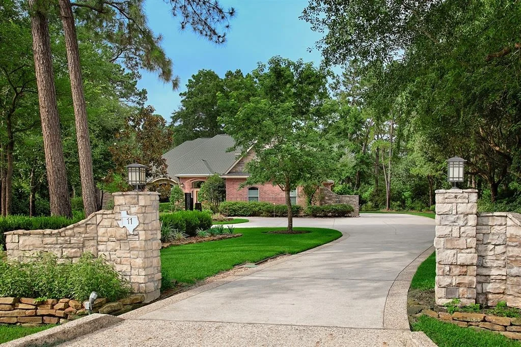 Photo of 11 Chestnut Hill Court