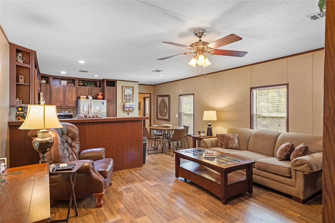 Photo of 375 Chestnut Bend