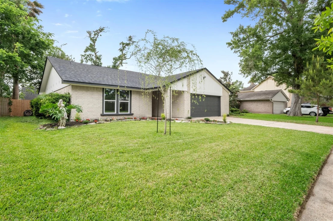 Photo of 16230 Dunmoor Drive