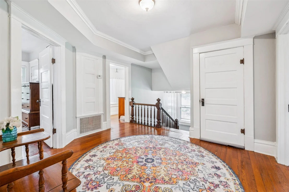 Photo of 1004 Mitchell Street