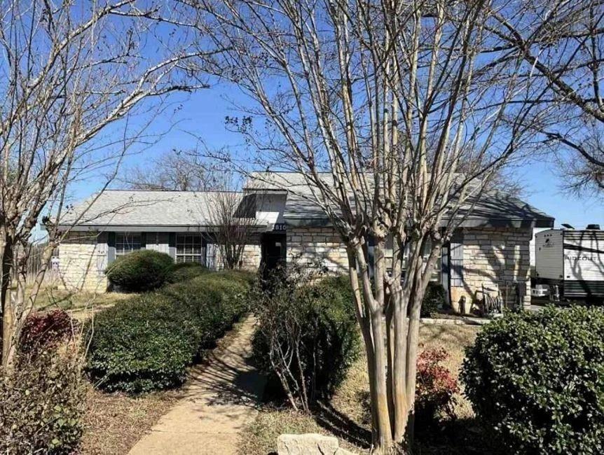 Photo of 1810 S West Drive