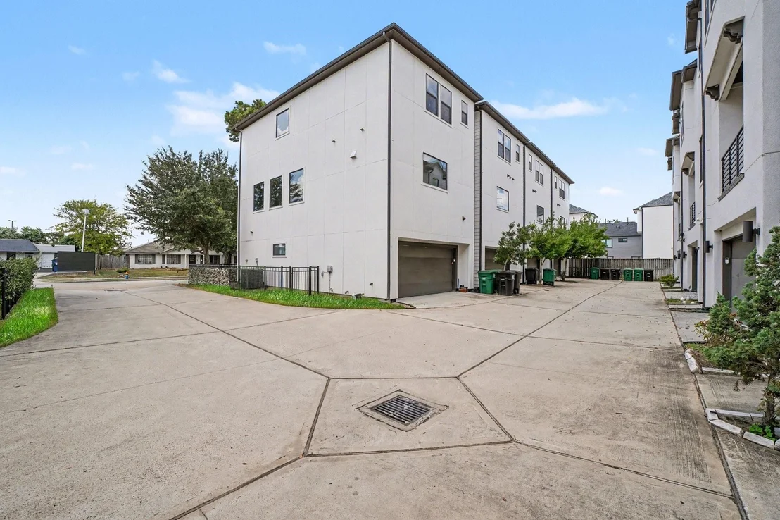 Photo of 1156 Wycliffe Drive