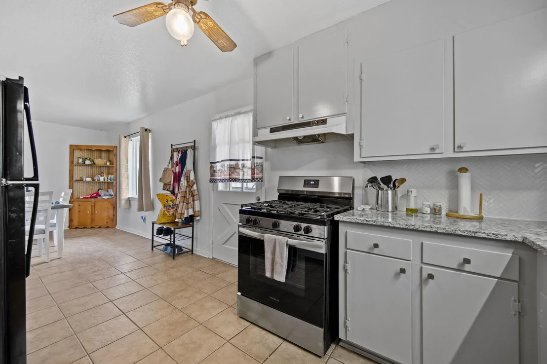 Photo of 400 Dora Street