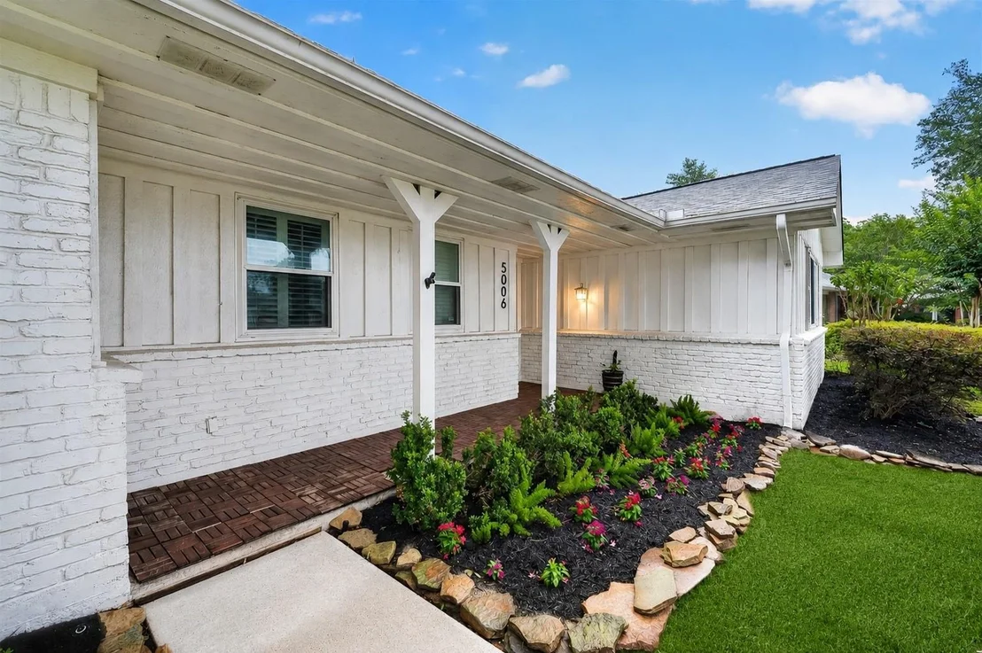 Photo of 5006 Creekbend Drive