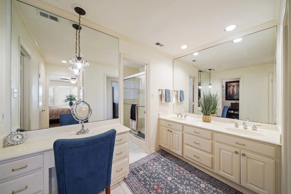 Photo of 5815 Queensgate Drive