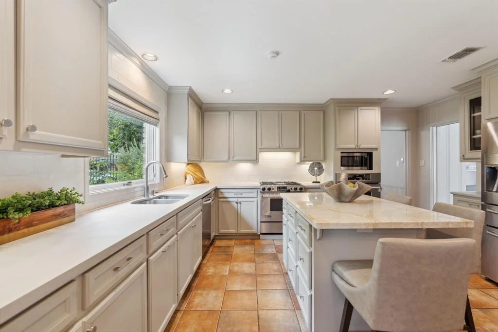 Photo of 5627 Del Monte Drive