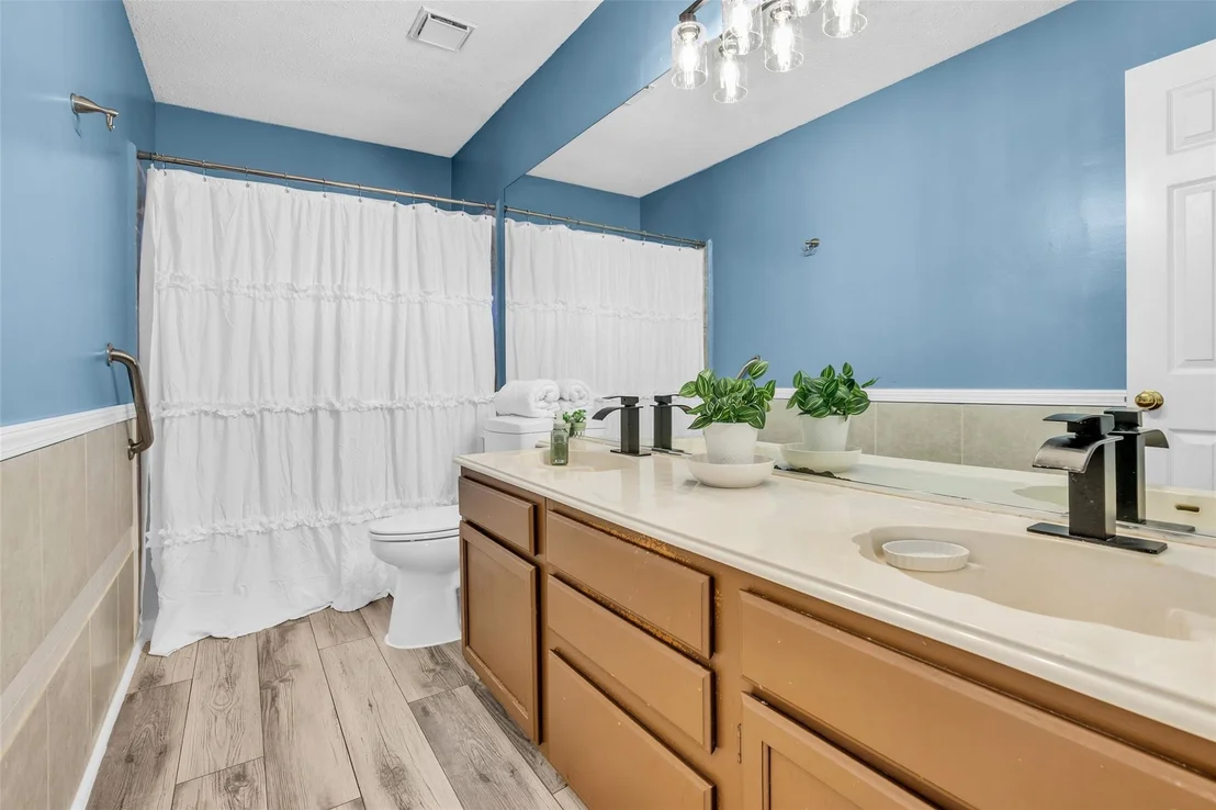 Photo of 15 E Stony Bridge Circle