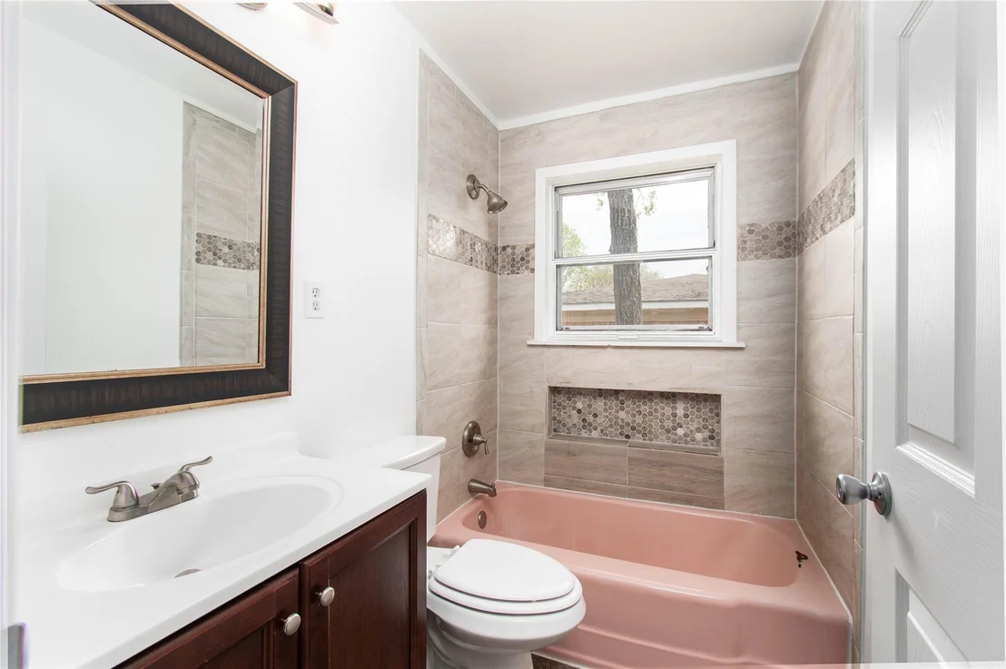 Photo of 301 E Walker Avenue