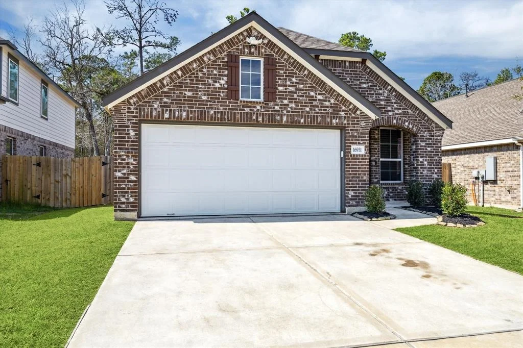 Photo of 16931 Lagos Lane