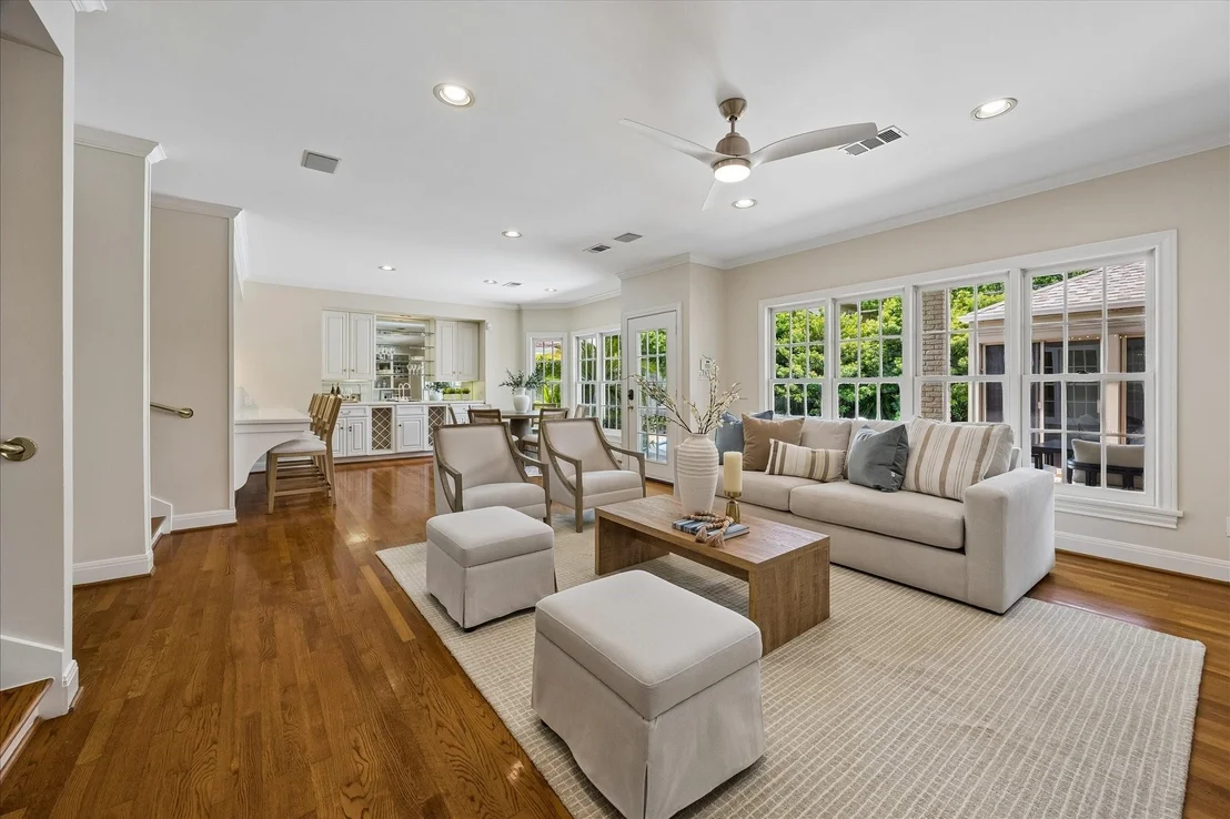Photo of 2416 Addison Road