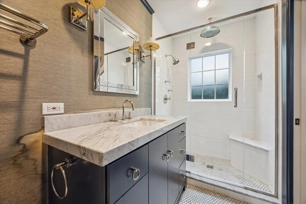 Photo of 2618 Sunset Boulevard