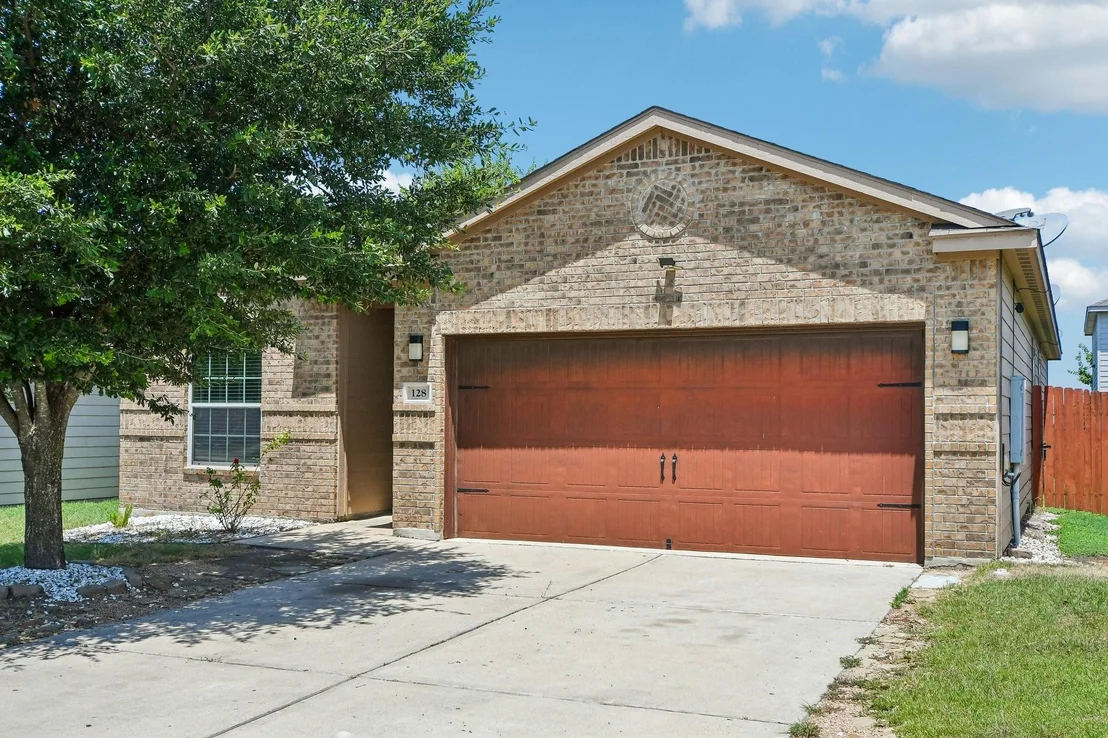 Photo of 128 Robertson Lane
