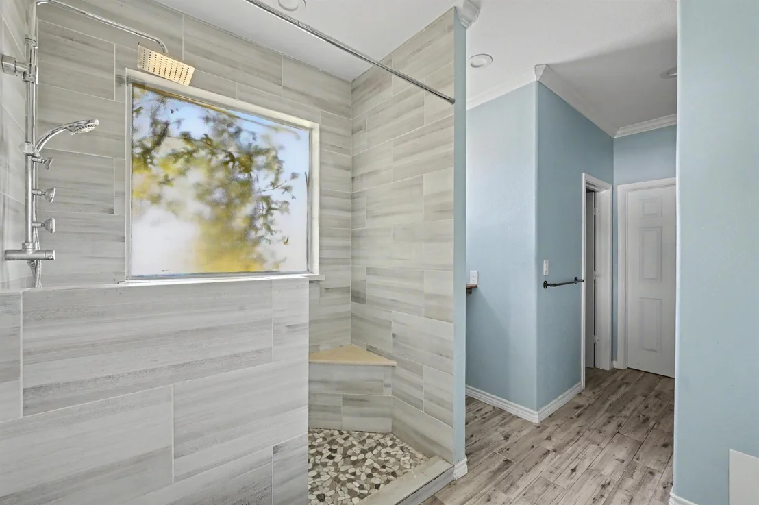 Photo of 5110 Lakeshore Drive