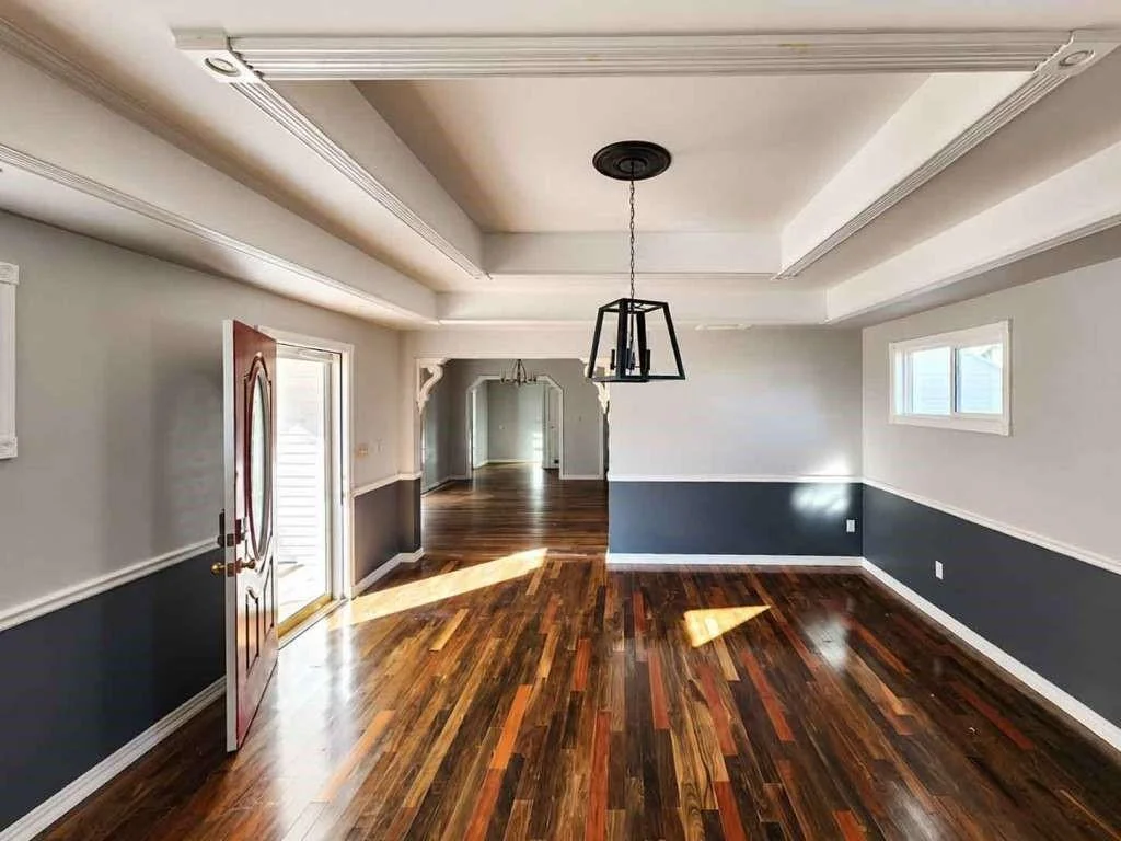Photo of 108 W 9th Street